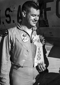 Soapy receiving an award for 1,000 flying hours in the F-101